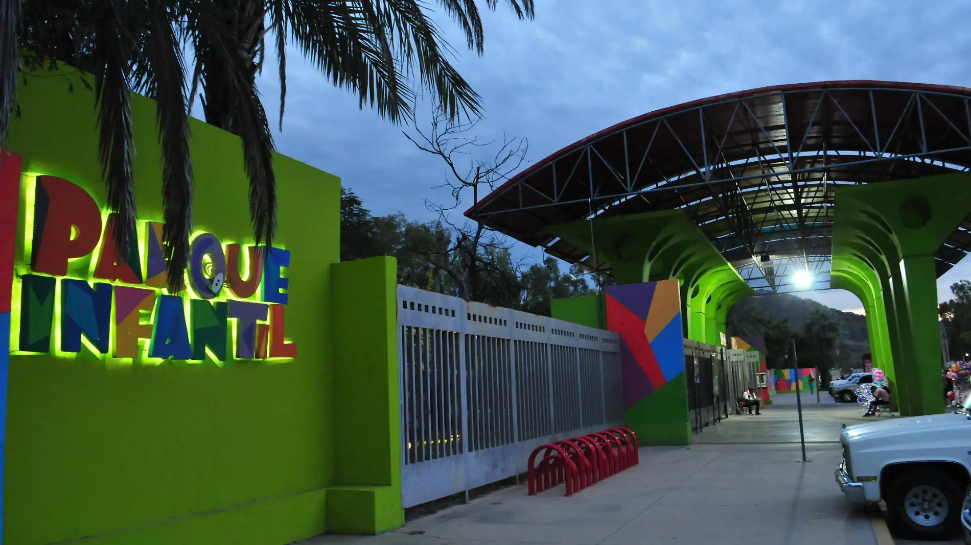 Parque infantil- Anny Peñuñuri